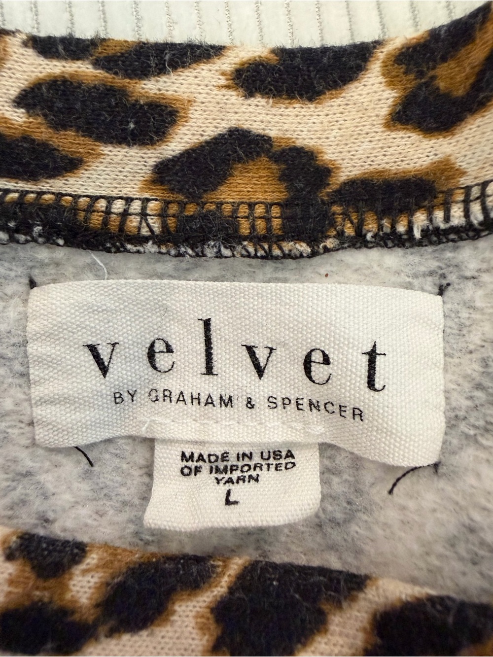 Velvet by Graham & Spencer Leopard Print Short Sleeve Sweatshirt Top Large USA - Picture 7 of 8